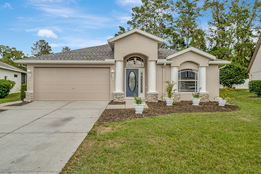Image of a House in Tampa, Florida Photographed by an Expert in Zillow Listings