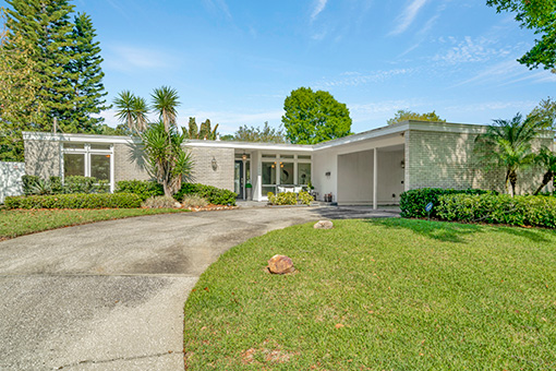 Driveway in New Port Richey Photographed by a Real Estate Photographer Serving Pasco County
